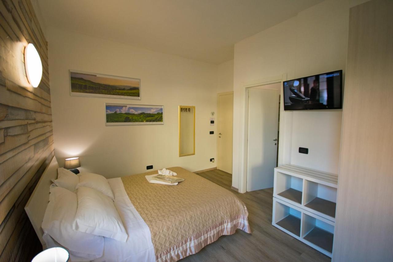 Alba Serena Camere Luaran gambar